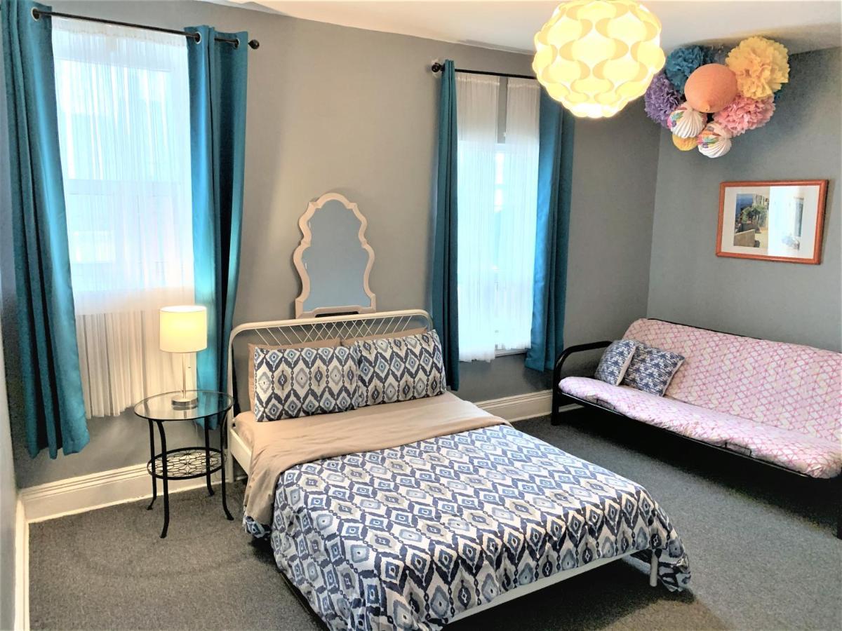 Colour Cube Guest House Toronto Downtown East Bagian luar foto