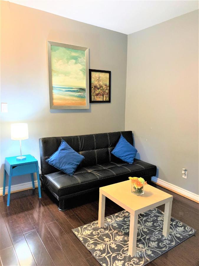 Colour Cube Guest House Toronto Downtown East Bagian luar foto