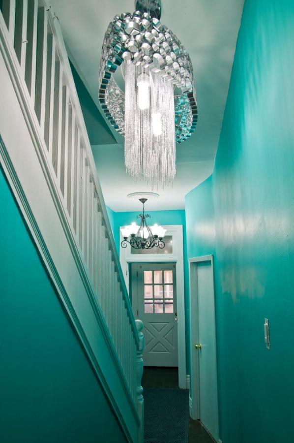 Colour Cube Guest House Toronto Downtown East Bagian luar foto
