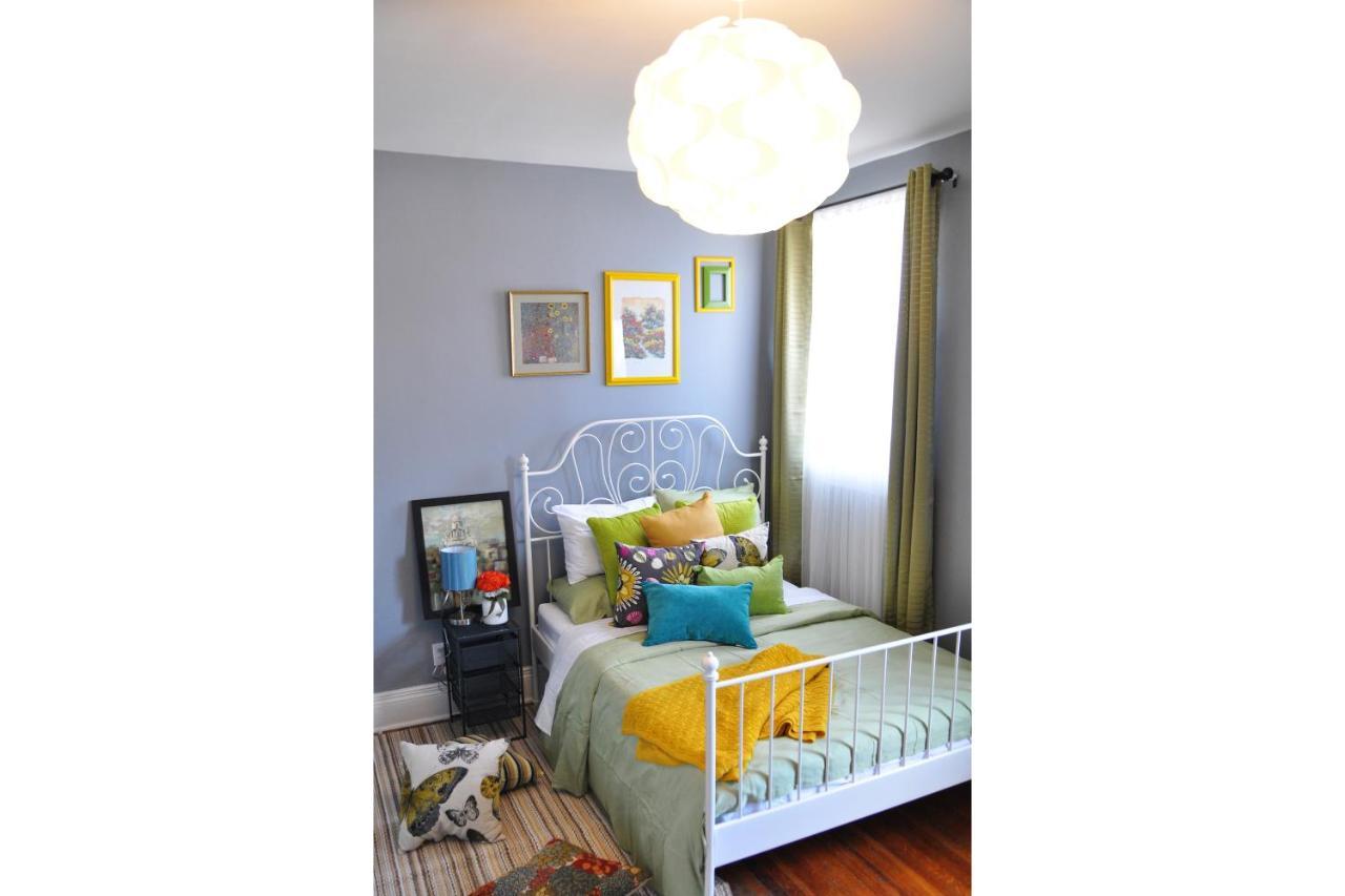 Colour Cube Guest House Toronto Downtown East Bagian luar foto